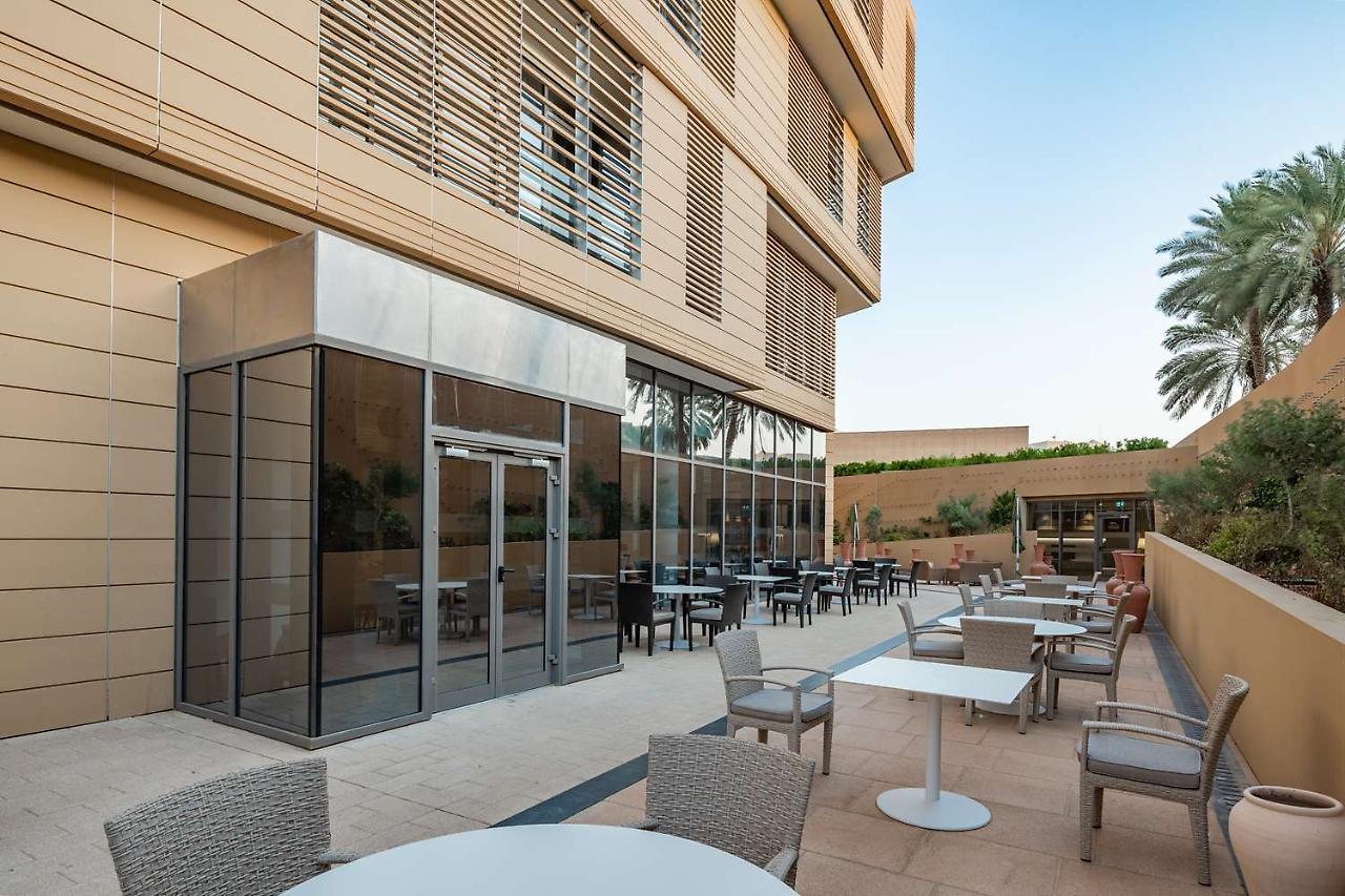 Radisson Blu Hotel & Residence, Riyadh Diplomatic Quarter Exterior photo