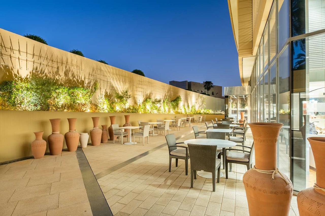 Radisson Blu Hotel & Residence, Riyadh Diplomatic Quarter Exterior photo