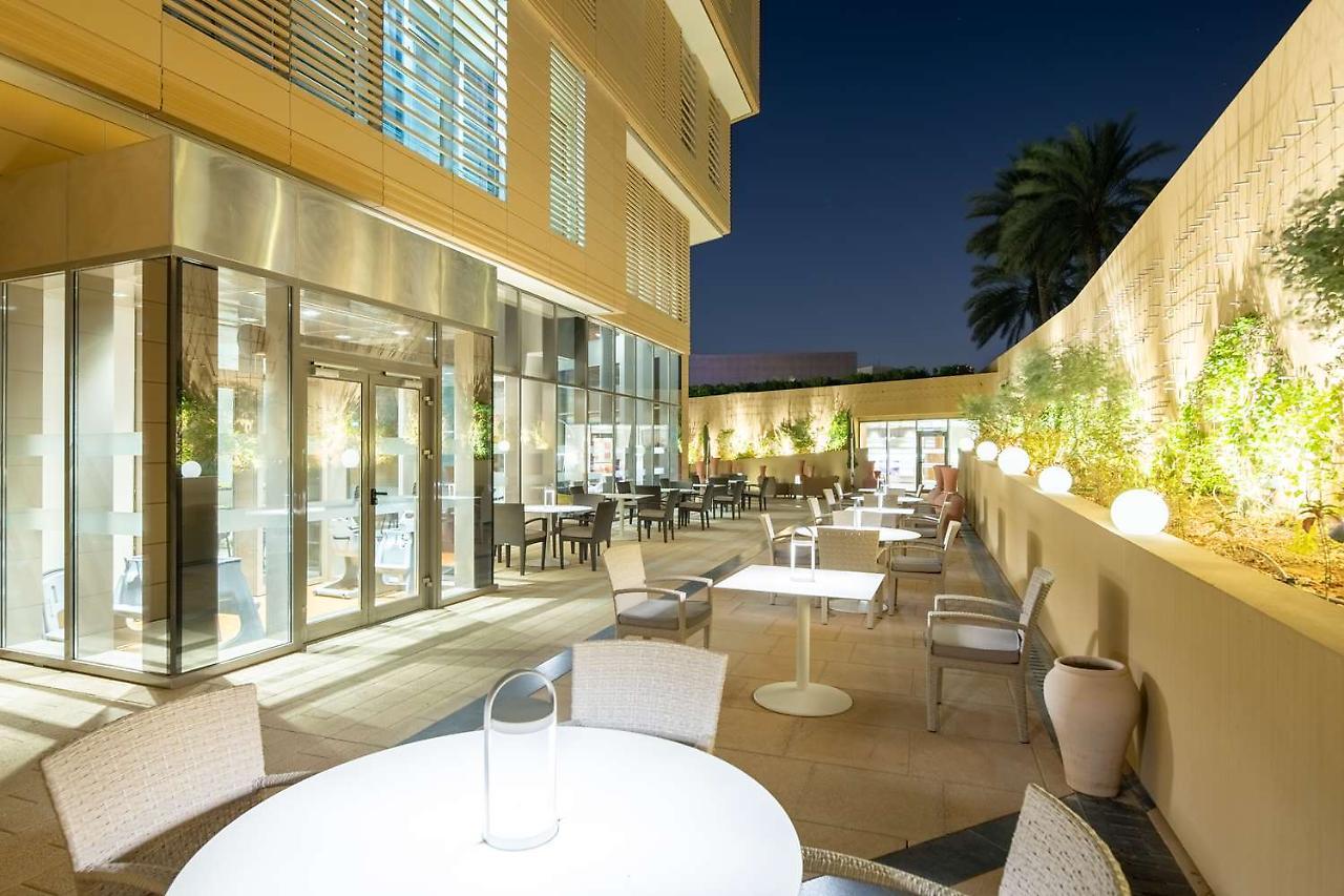 Radisson Blu Hotel & Residence, Riyadh Diplomatic Quarter Exterior photo