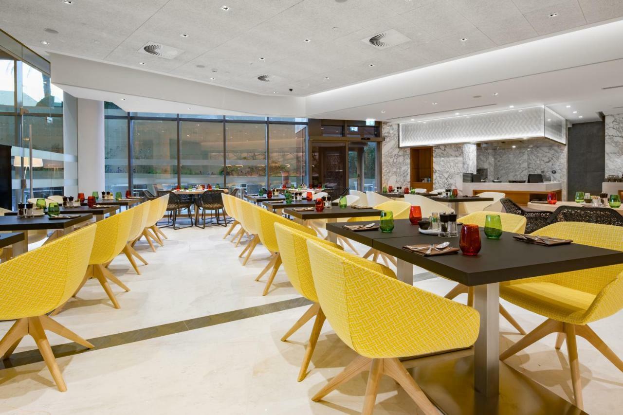 Radisson Blu Hotel & Residence, Riyadh Diplomatic Quarter Exterior photo